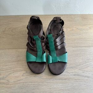 Keen Victoria Wedge Sandal Leather T Strap Brown
